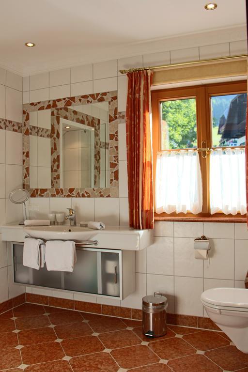 Ferienwohnung Schossleitner - Der Wohlfuehl-Ansitz Am Wolfgangsee Mit Weitblick Sankt Gilgen Szoba fotó